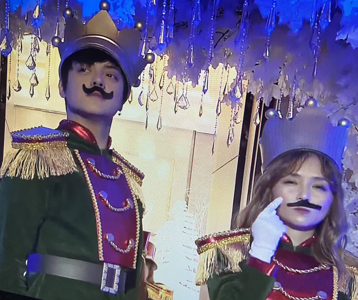 kowalerts's tweet photo. ALL HAIL TO THE KING AND QUEEN. 👑

Kapamilya prime loveteam KathNiel grace the Star Magical Christmas event in style. #StarMagicalChristmas #StarMagic30 https://t.co/1zsFUUIhRD