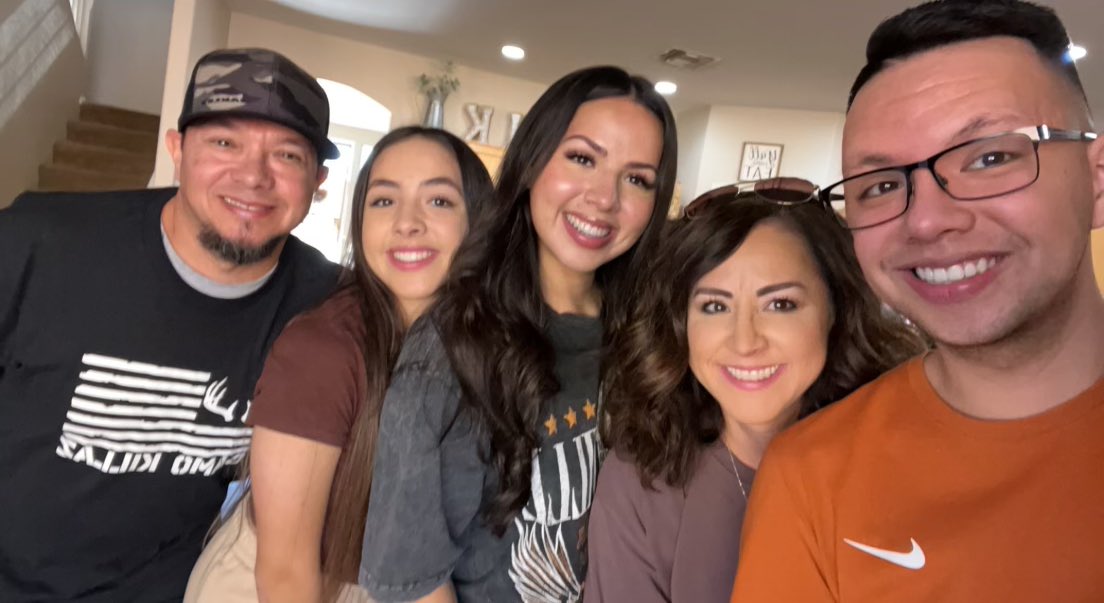 So thankful for my beautiful family <a href="/ISAIAHSILVA/">Isaiah Targaryen</a> <a href="/_illyyyy_/">illy</a>   Everything I do, I do for them and everything I am, is because of them. Love you like the stars ✨ 💚💚 #family