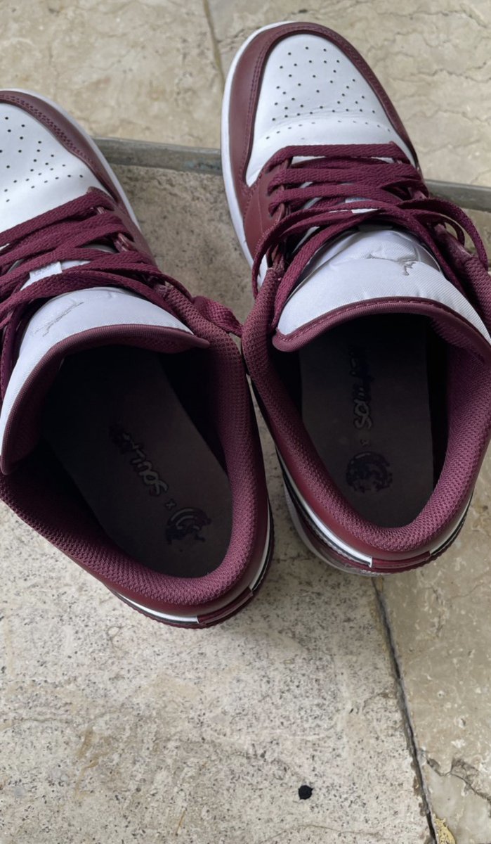 budor_shop's tweet photo. *TWITTER PLEASE DO YOUR MAGIC, TELAH HILANG SEPATU TIPE AJ1 BORDEAUX SIZE 44 INSOLE SUDAH DIGANTI, JIKA ADA YG MELIHAT ATAU ADA YG MENJUAL DGN KONDISI TANPA BOX DAN INSOLE TELAH DIGANTI MOHON BISA DIINFO, ( LOKASI KEJADIAN DI DEPAN APARTEMENT BINTARO PARK VIEW ) @Jerseyforum https://t.co/YiYxkPKUOk