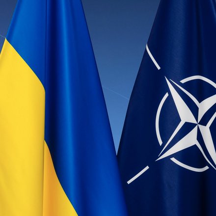 AtlForum's tweet photo. ⏳🇷🇴 #ForMin #Countdown

📌 🇷🇺 illegal war in 🇺🇦 is top on @NATO agenda in #Bucharest. What will Europe look like 3-7 years after? #European #security scenarios forecasted via @cepa #OurViews

👉🏻 A more secure #Europe starts in #Ukraine | https://t.co/UWfigXcERx
#StandWithUkraine https://t.co/2S3iAzvaKu
