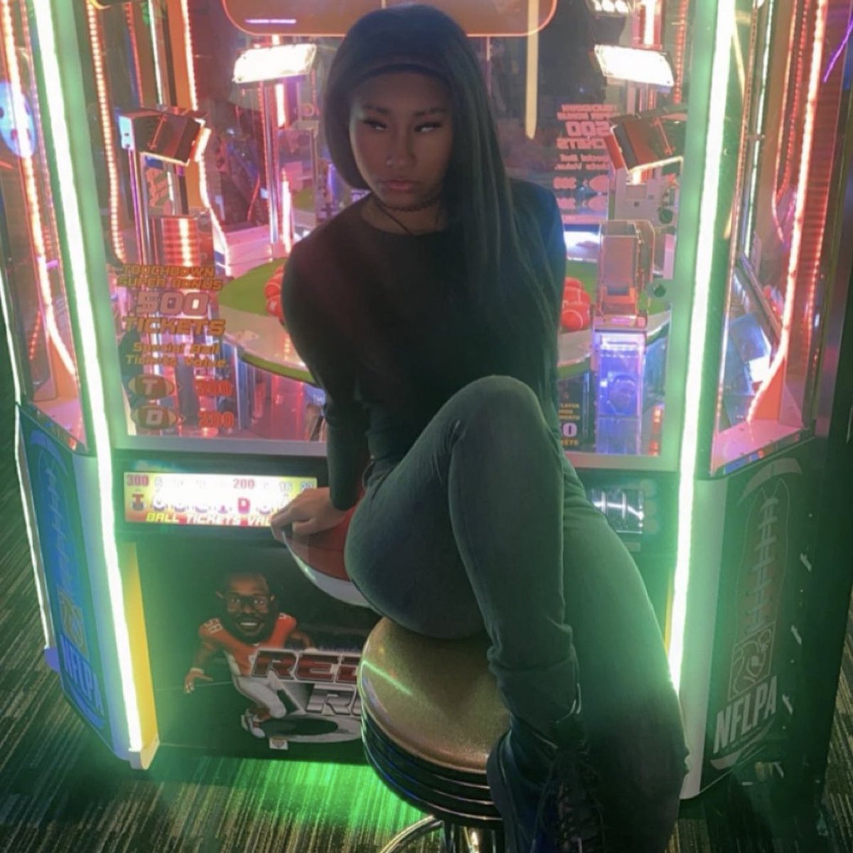 OnikaPoppin's tweet photo. Nicki Minaj’s sister Ming looking absolutely gorgeous 🖤 https://t.co/THYYT6UnxO
