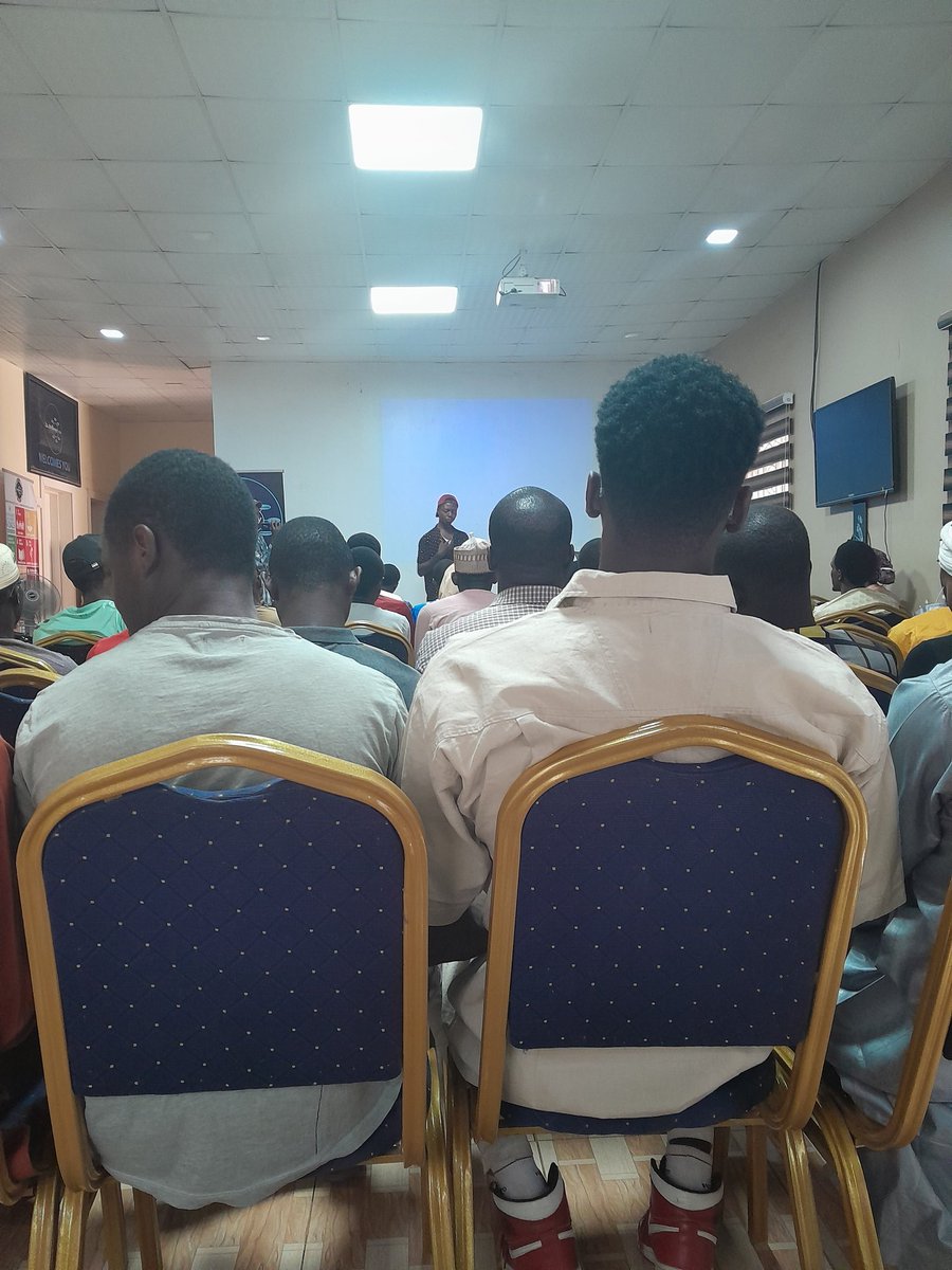 Elim___'s tweet photo. Live now! ๐ฏ
@gdglagos @OnlyDevs_
#GDGSokoto #SokotoDevfest2022 https://t.co/PoowGzMDJd