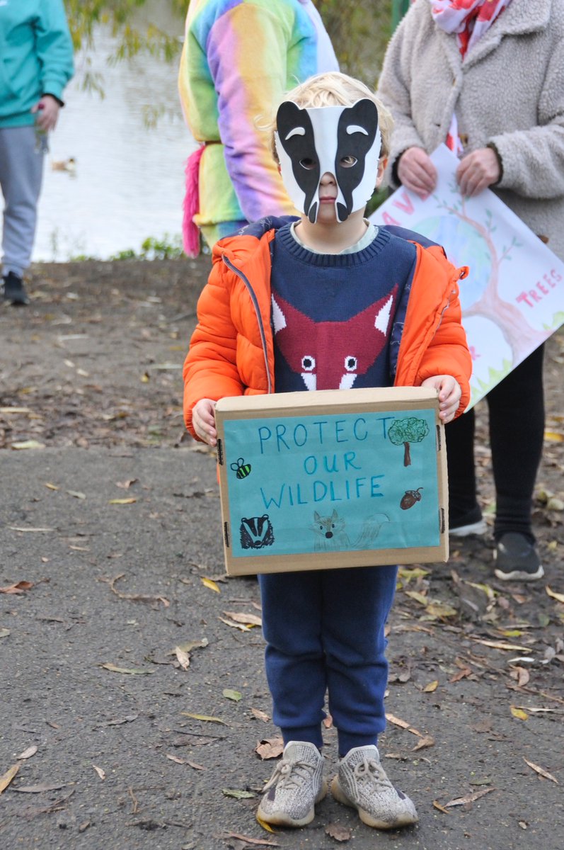 holt_farm_oak's tweet photo. Great mini #WalkForWildlife2 yesterday, joined by friends from @EssexBadgers 🦡🦊🌳🐾

Looking forward to the big one with @ChrisGPackham in the spring 🐾🦊🐿🦡🦔 https://t.co/MzSxdD8JGE