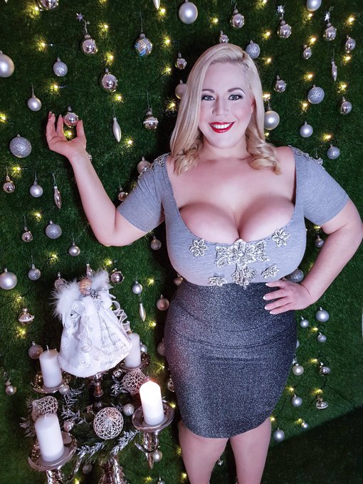 I wish you a great 1ten Advent sunday and tomorrow a #beautiful start into the new week #women #hotwifehappylife