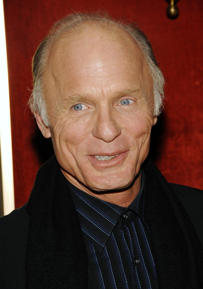 Sophia_Nyx's tweet photo. fav ed harris movie? https://t.co/UwXbt9nCgM