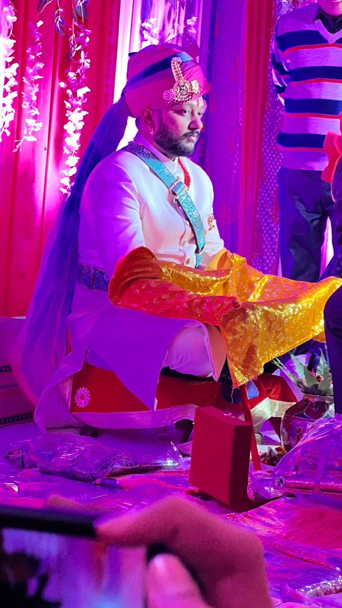 AashishKarauli's tweet photo. tilak ceremony of dada hkm @kaushlendrapalnaroli ,
Some pictures from Tilak Ceremony of Kunwar Kaushalendra Pal of Naroli Fort (Ruppura) family
#karauli
#naroli
#yadukul https://t.co/YYlxTTAR3o