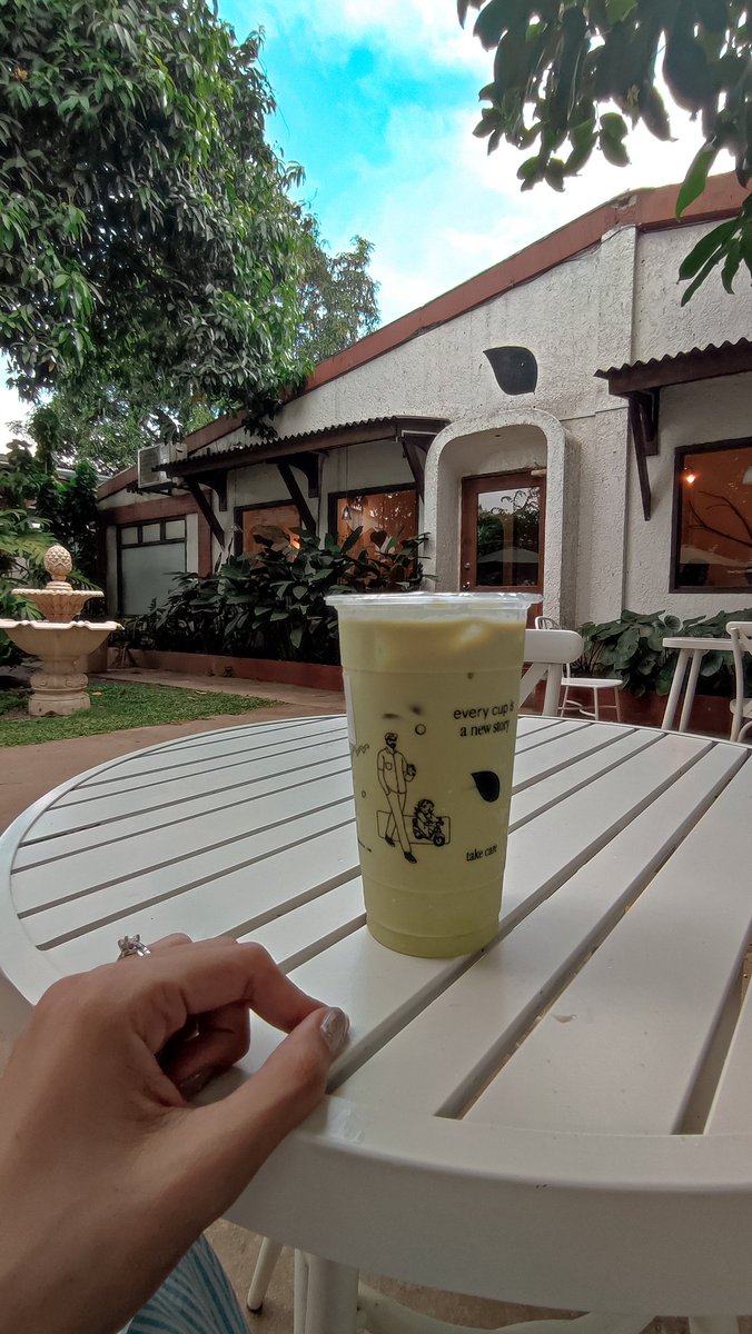 hazangjoy's tweet photo. really don't mind spending my afternoon alone with my fave milktea😁 #metime #chingkeetea https://t.co/al2H3iHXnu