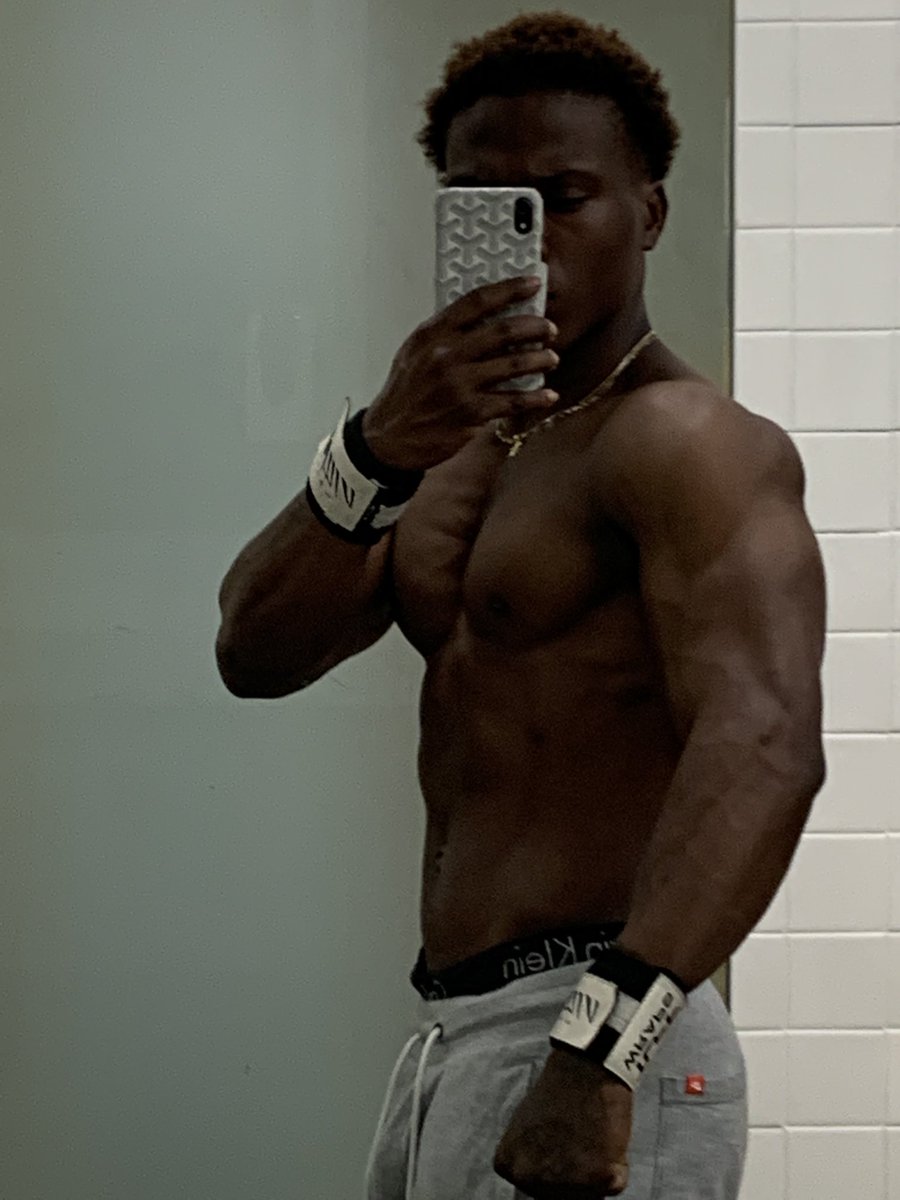 1of1ape's tweet photo. Been just keeping my head down.. and working. Cya in 6months🏆 https://t.co/Dyl2Njlf6y