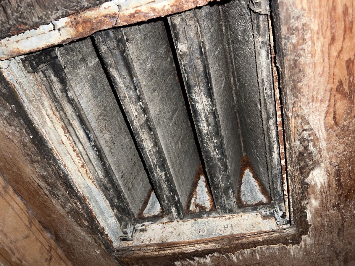 selfbuildboss's tweet photo. People… please maintain your HVAC system! https://t.co/vx6SI18Ojq
