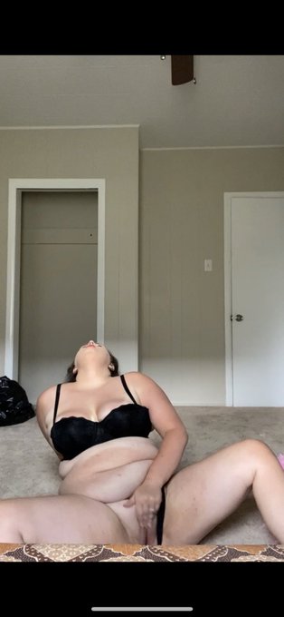 I&rsquo;m so horny who wants to help ? https://t.co/t9erCW63ox<a href="/tag/newprofilepic"class="tags"><span>#newprofilepic</span></a>