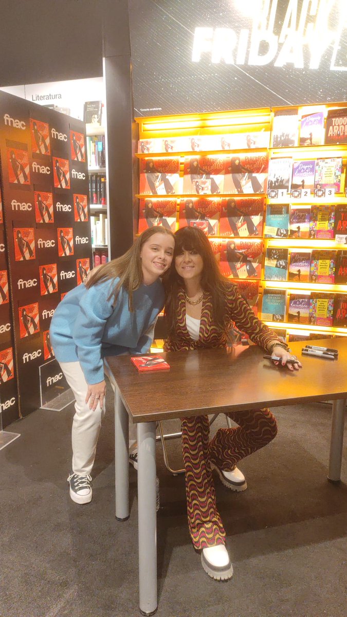 laurajmnzz's tweet photo. el cora llenito ❤‍🩹 gracias por todo, nos vemos pronto en la carretera disfrutando de este discazo 💗 @vanesamartin_ https://t.co/IARgekKror
