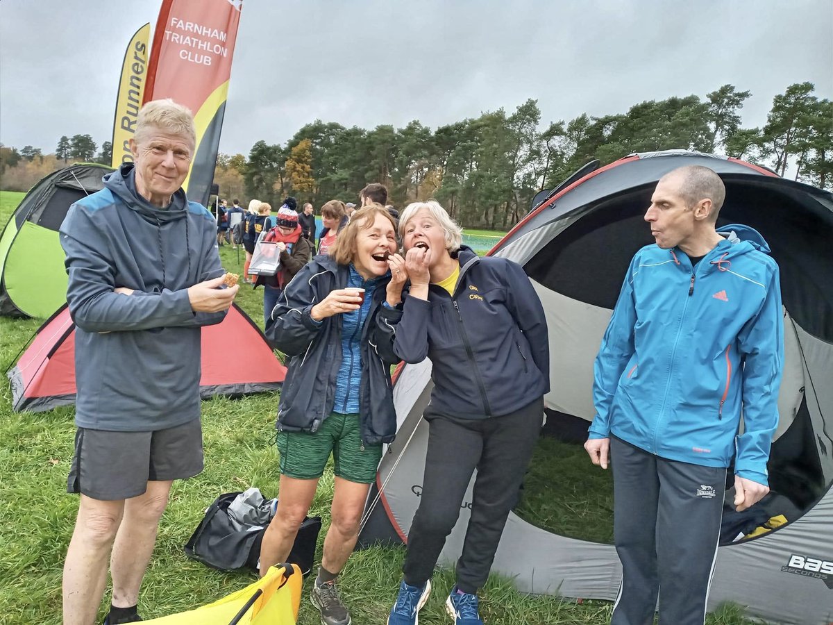 gosportrr's tweet photo. Well done to the Cross Country Team at Bourne Woods today! Mud glorious mud followed by cake glorious cake 💛 Thanks for hosting @farnhamrunners #SCCL #SouthernCrossCountryLeague #MuddyRunsAreTheBest #RunningForCake #GosportRoadRunners https://t.co/yNHcov72vn