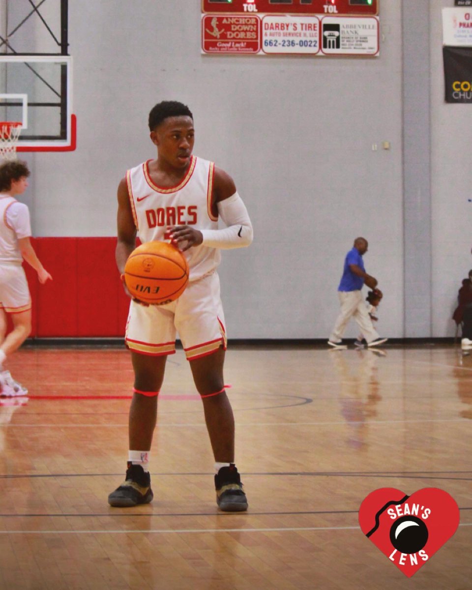 SeansLens's tweet photo. Lafayette Commodores Basketball Is Here🏀📸‼️

#sportsphotography #hsbasketball #oxfordms #lafayettecommodores #lafayettecommodoresbasketball https://t.co/cQj3hTkd5n