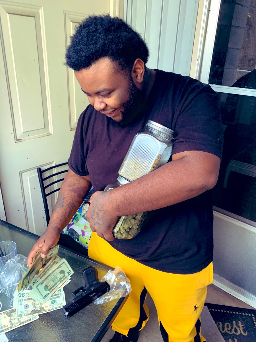 iamdopeboyJames's tweet photo. Running 🏃🏽‍♂️ this Shit up muddy tell Taiy what’s going on Tap in with the Gang ⛽️ @MANEG22 @deebanxofficial https://t.co/feIhd3ivHv