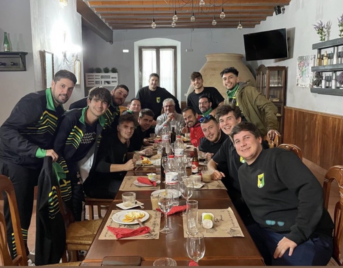 aguilafs's tweet photo. Empate a 3 en Albacete , en una semana complicada, orgullosos de que estos chicos lleven este  escudo y nuestra camiseta como se merece. https://t.co/7SM1ZuJr5v