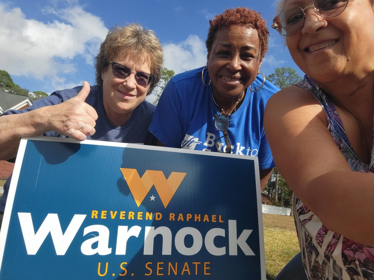 DFig1022's tweet photo. AFT/NYSUT/UFT Get Out To VOTE! Come on Georgia - do it AGAIN ⁦@AFTunion⁩ ⁦@nysut⁩ ⁦@MelindaJPerson⁩ ⁦@NancyVanMeter⁩ @georgiaafl https://t.co/8H169LF83N