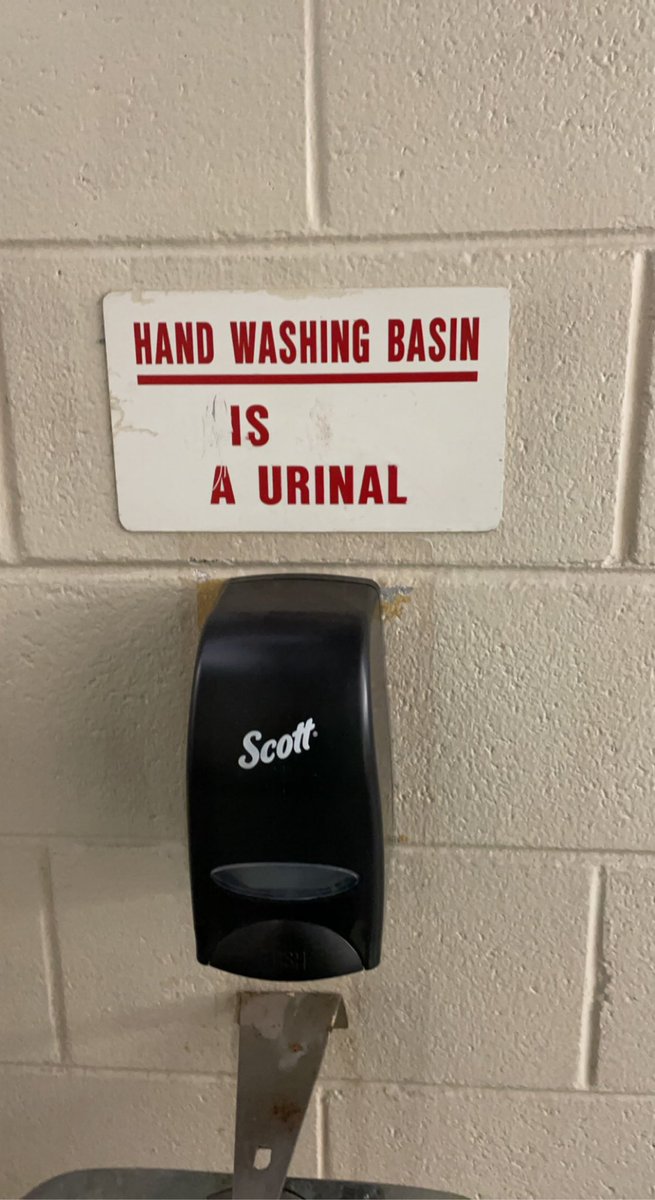 IsaacBerky's tweet photo. @Camwadley1 @BarstoolMU Ahhh the urinals at the Joan…. https://t.co/xZ4xcVoLlB