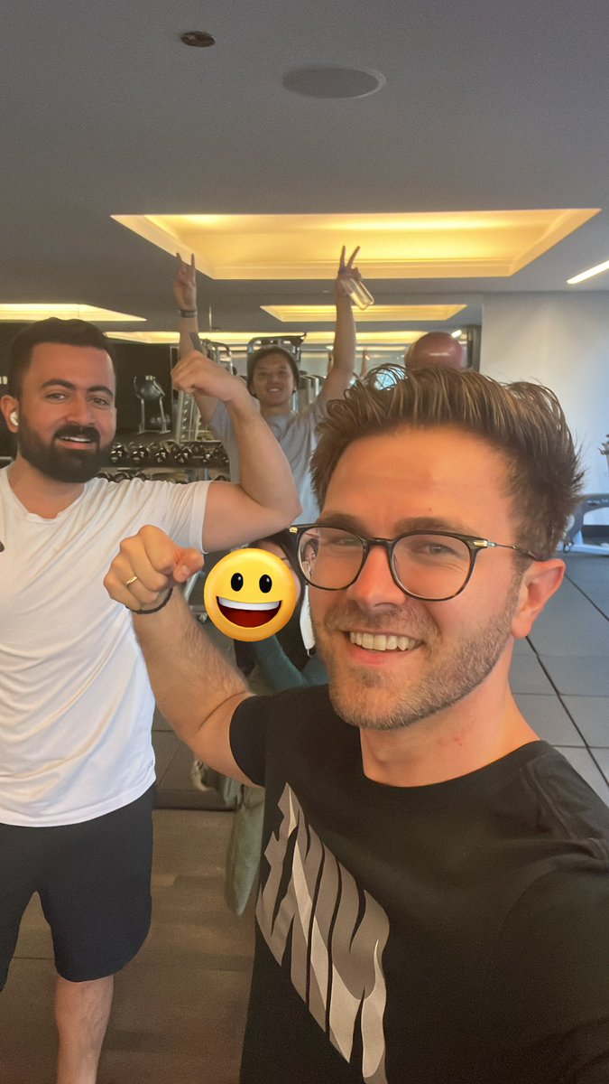 DrOverfieldMD's tweet image. @FlyFrontier to #RSNA22 delayed, at least it’s direct and won’t be missing a connection. I can’t wait to meet so many who I’ve interacted with on #MedTwitter for the last year! See you soon! 🤓

Group workout #RSNA21 in between sessions @LanghamChicago for reference @Mo_K_IR