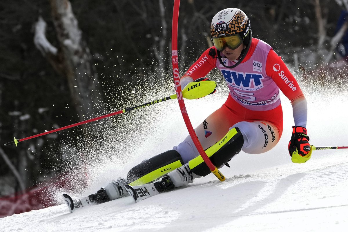 WOW! ERSTER SLALOM-WELTCUP-SIEG für <a href="/WendyHoldener/">Wendy Holdener</a>! Die Schwyzerin triumphiert in Killington zeitgleich mit der Schwedin Anna Swenn Larsson. 👏😍👏😍

Herzliche Gratulation, Wendy! 💪💪