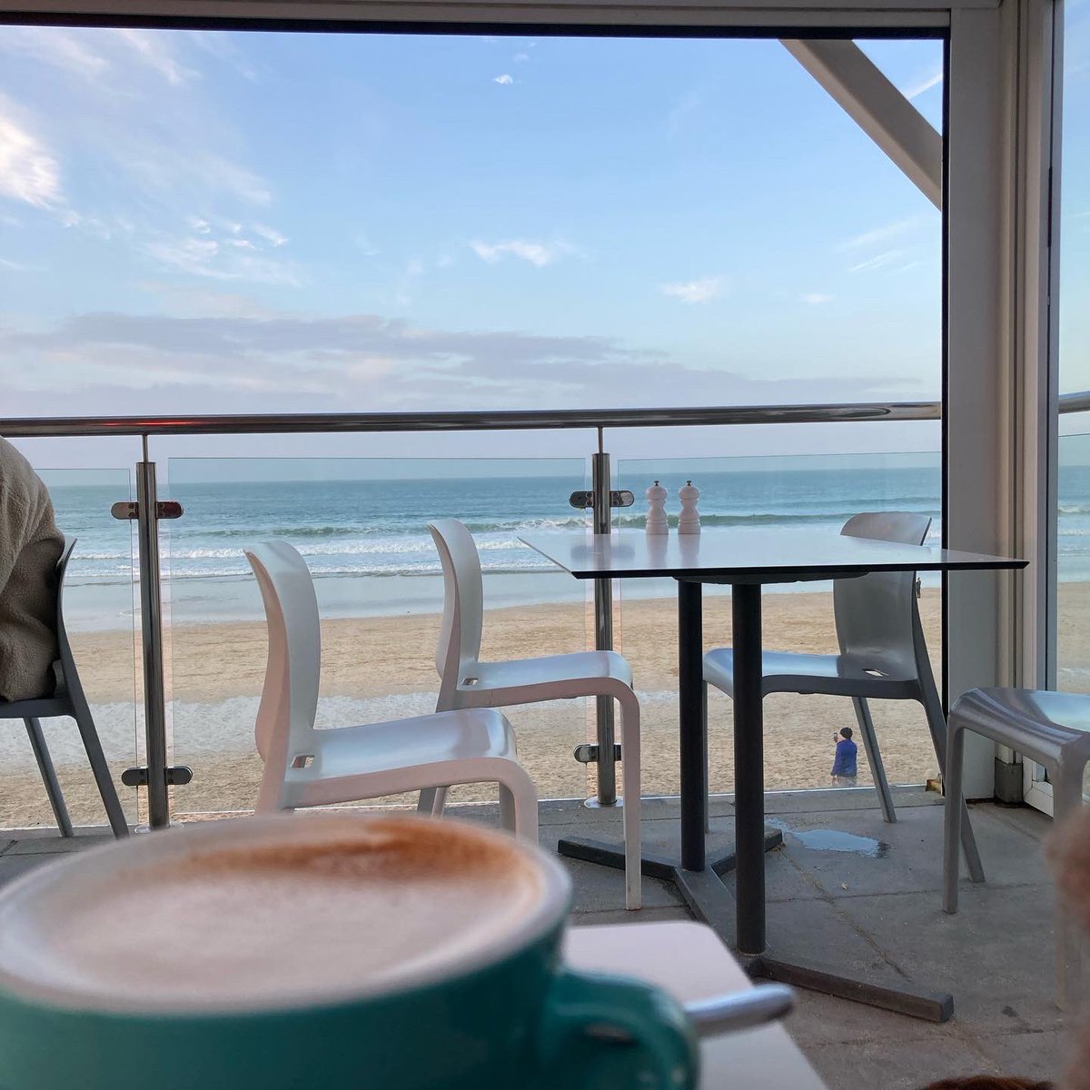 _Reading_Rocks_'s tweet photo. Happy Sunday Reading Rockers - hope youβve all had a good weekend. What did you get up to? #ImaReadingRocker https://t.co/FP4aSnZUyH