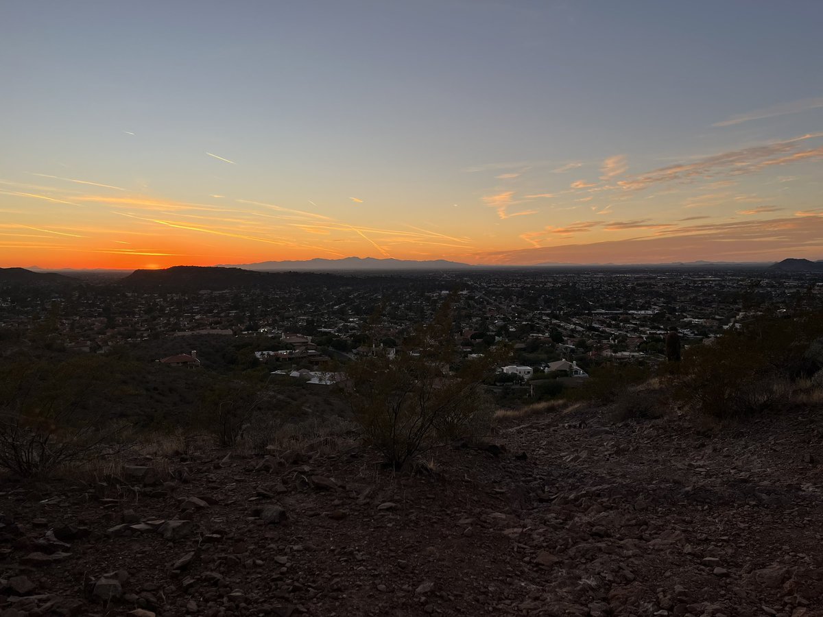 apulikutty's tweet photo. Arizona Sunsets https://t.co/EKq6GhMsCH