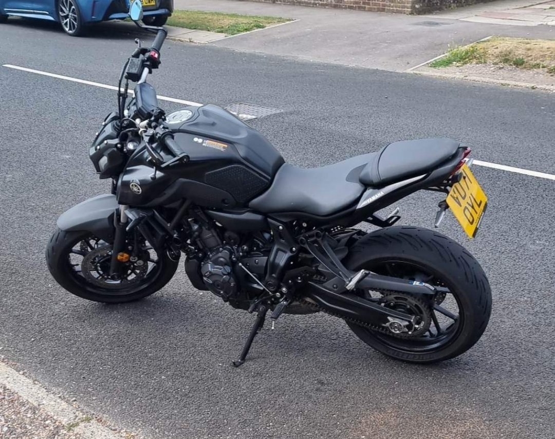 🚨STOLEN🚨

Black Yamaha MT07
REG: VU71OYL

It was taken from #Brighton between 11am to 3pm on Saturday 26/11.

Any information please get in touch ASAP 🙏