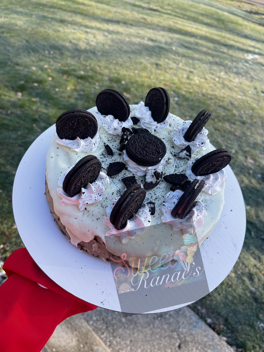 SweetRanaes's tweet photo. Oreo Cheesecake 😋! 

Click the link in our bio to order! 

#sweetranaes #BlackOwnedBusiness #smallbusinessowner https://t.co/WYL8SALWmr
