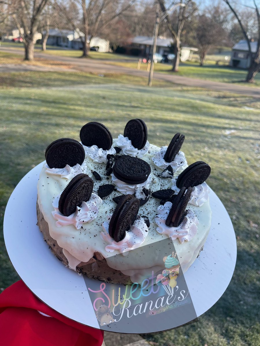 SweetRanaes's tweet photo. Oreo Cheesecake 😋! 

Click the link in our bio to order! 

#sweetranaes #BlackOwnedBusiness #smallbusinessowner https://t.co/WYL8SALWmr