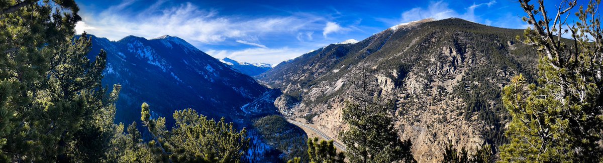 erikuecke's tweet photo. We found a clear view of #silverplumecolorado nestled in the #rockies while #hiking #the #pavillionpoint trail w/ @rachelmlarue #georgetowncolorado #outdoor #weekend #adventure #hike #winter #colorado https://t.co/76v4Ob03Bz