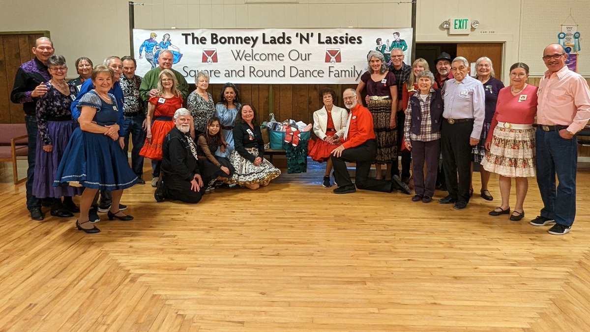SwingnutsSDC's tweet photo. Went to Bonney Lads dance last nite. Donations (clothing for foster kids) to the Mary Bridge organization were happily accepted. https://t.co/HwLmayCF0h