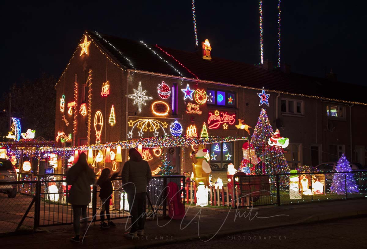 Worth a visit to see Stunning festive illuminations at Woods Family Christmas Lights, #Prestonpans, #EastLothian, #Scotland. @Forth1CFK Raising money for Forth 1 Cash for Kids Mission Christmas
