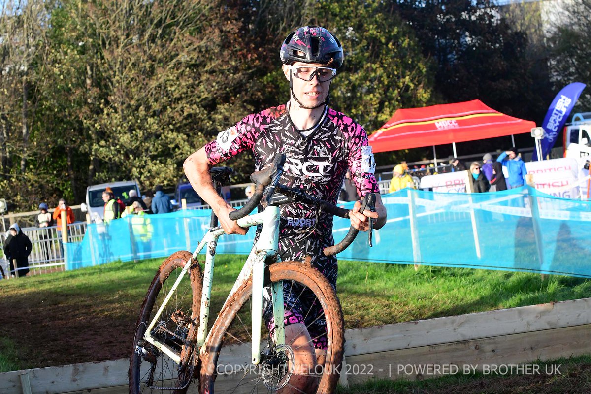 CX Result: East Midlands Cyclo-Cross Championships

Amelie Wayte and Matthew Ellis two of the winners  at the East Midlands Cyclo-Cross Championships at Ancaster Karting Circuit
velouk.net/2022/11/27/cx-…

#Brother4Results | Presented by <a href="/SANTINI_SMS/">Santini Cycling</a>  #santinicycling 0789 6810 839