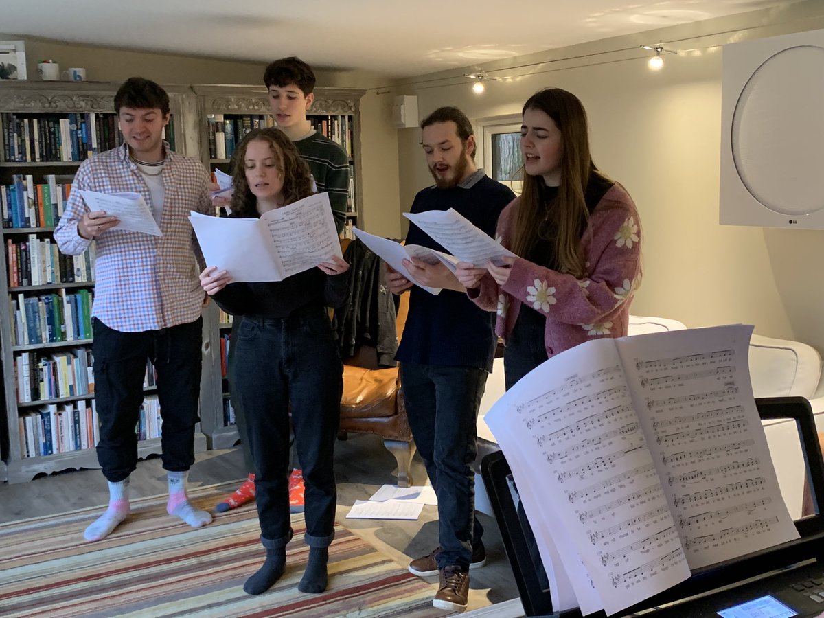 Father Frost begins again with an exceptional cast telling a beautifully festive story in Betwixtmas <a href="/_TownAndGown/">Town and Gown Pub & Theatre</a> #familytheatre #cambridge #musicaltheatre  townandgown.co.uk/theatre/