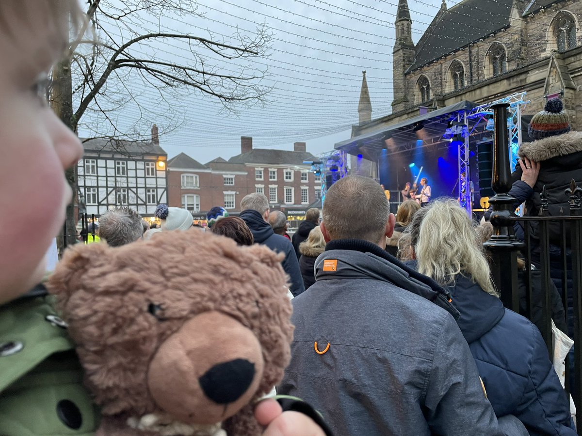 BobbyBearDeaf's tweet photo. Saw a “Brit Pop” band playing live in @Lichfield_DC  town centre. Had a bit of a dance with the crowd @PercyShurmerAET @MrsFuery https://t.co/RKdh3u8u16