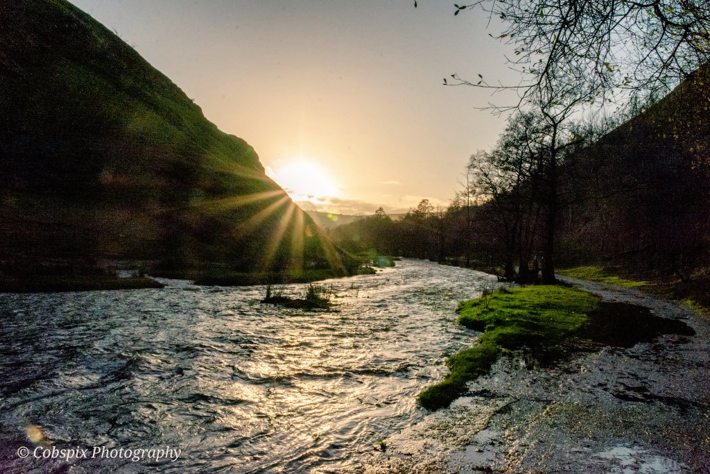 Gorgeous sunset over Dovedale Friday evening ❤️🌇 #sunsets #dovedale #DERBYSHIRE #photographer