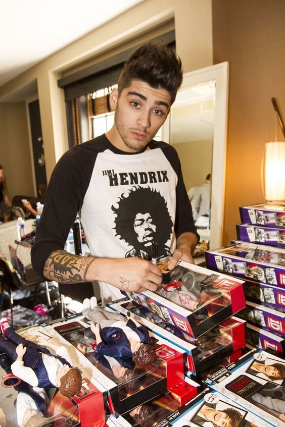 z_omate's tweet photo. @zaynmalik was always ready fr it...! https://t.co/1hfpbl62wF