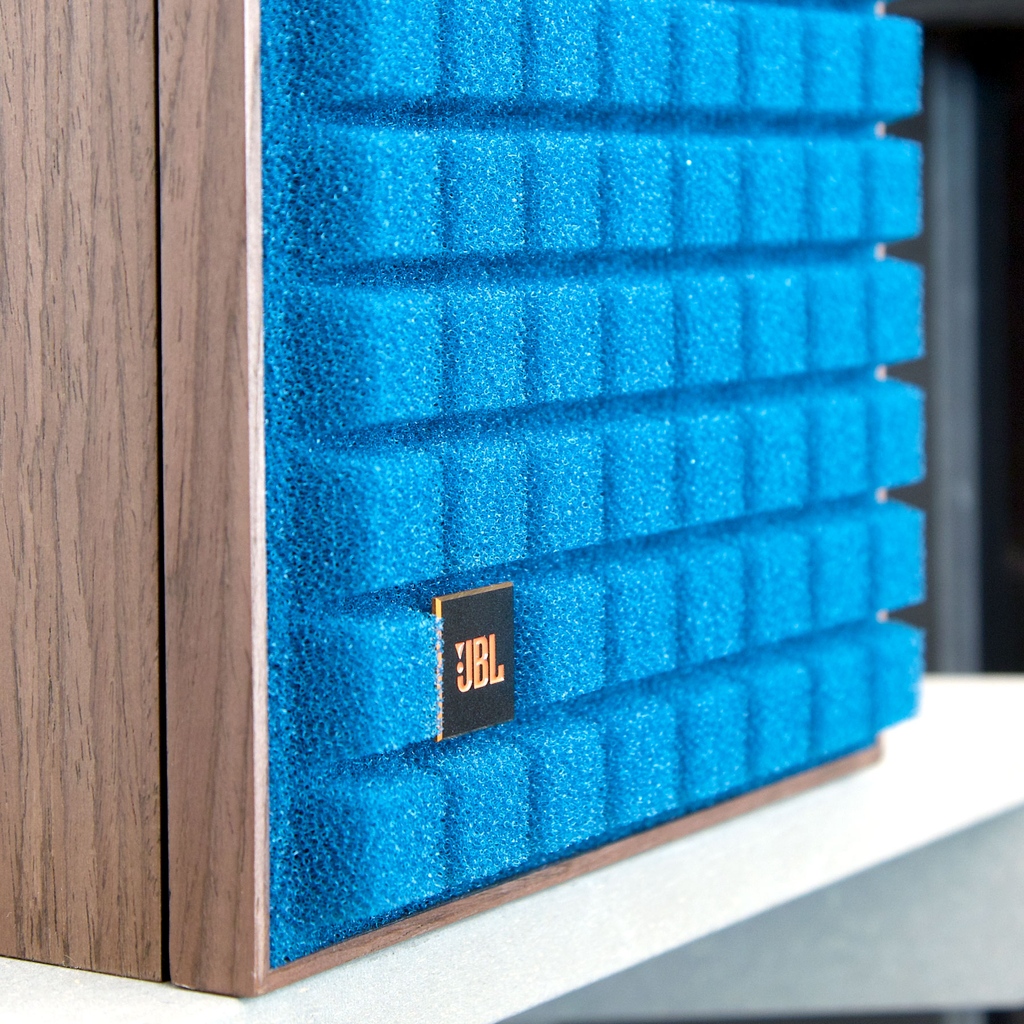 TurntableLab's tweet photo. 🚨 JBL sale!

↘ L52 Classic 8" Passive Speakers - $300 off!
↘ L82 Classic 8" Passive Speakers - $825 off, stand bundles included!

⇢https://t.co/136c8WZeW2

@JBLaudio #jblaudio #jbl #jbl75 #ttlhifi #ttlgifted https://t.co/Cz6q1hJFYW