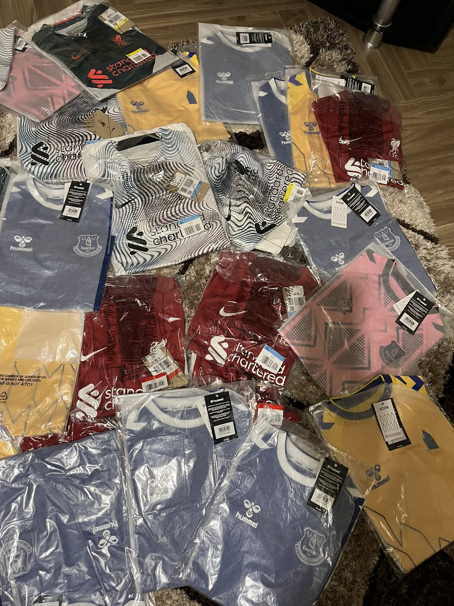 Kititout1's tweet photo. Thanks again to everyone who helped us with our fundraiser, these shirts will go to kids all over our city for Christmas this year 💙❤️ https://t.co/6435KPX7ow