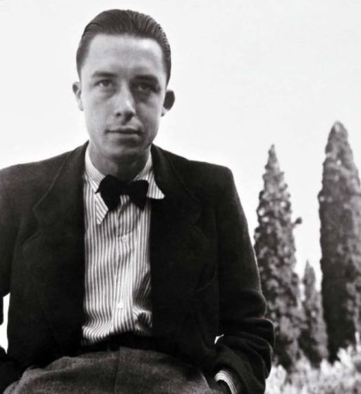 literlandweb1's tweet photo. "A mi edad uno es sincero forzosamente.
Mentir cansa mucho"
"La peste", Albert Camus https://t.co/ZRX8u6L0I5