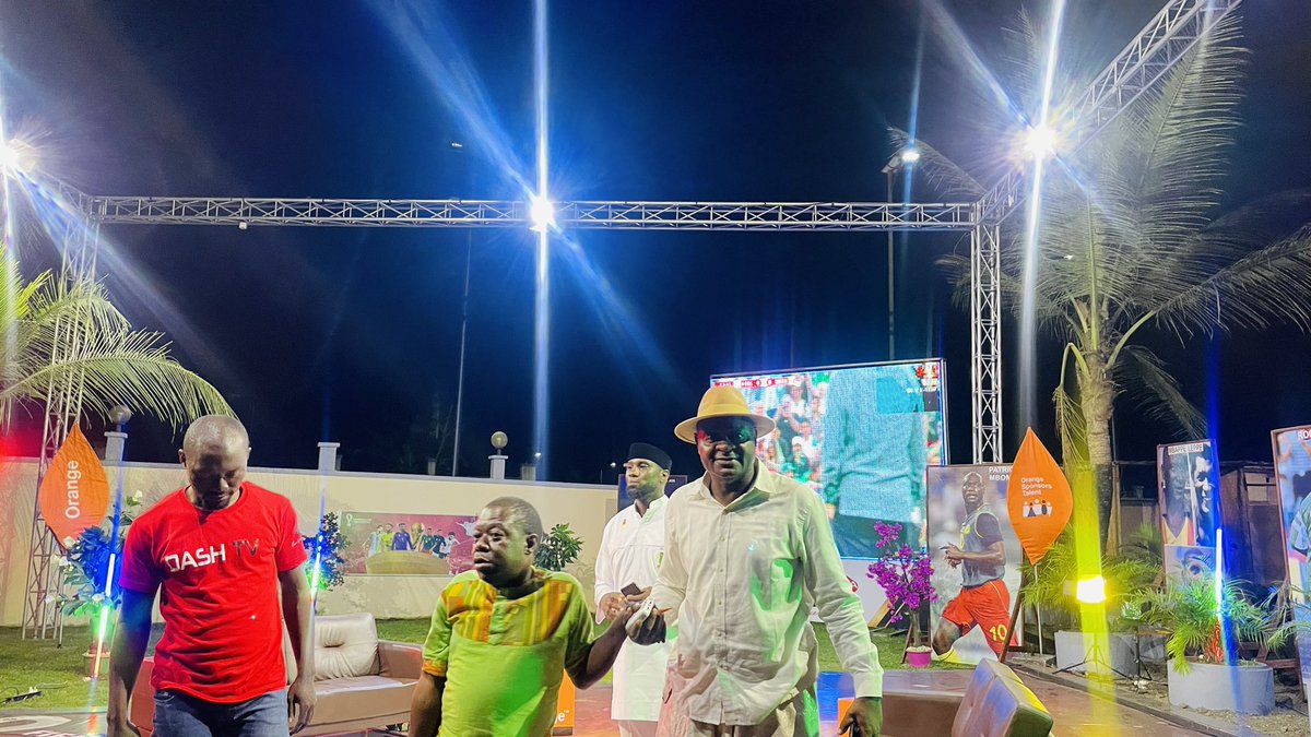 dashmedianews's tweet photo. - Avoir les avis de professionnels du football sur les matchs de la #CoupeDuMondeFIFA - Assister à une production d’émission outdoor en direct - Regarder sur écran géant tous les matchs - Rencontrer vos stars favorites 🤩.
C’est ça le Qatar Football Hall !!
#QFHDASH
#Qatar2022 https://t.co/hWrNzMGZ6f