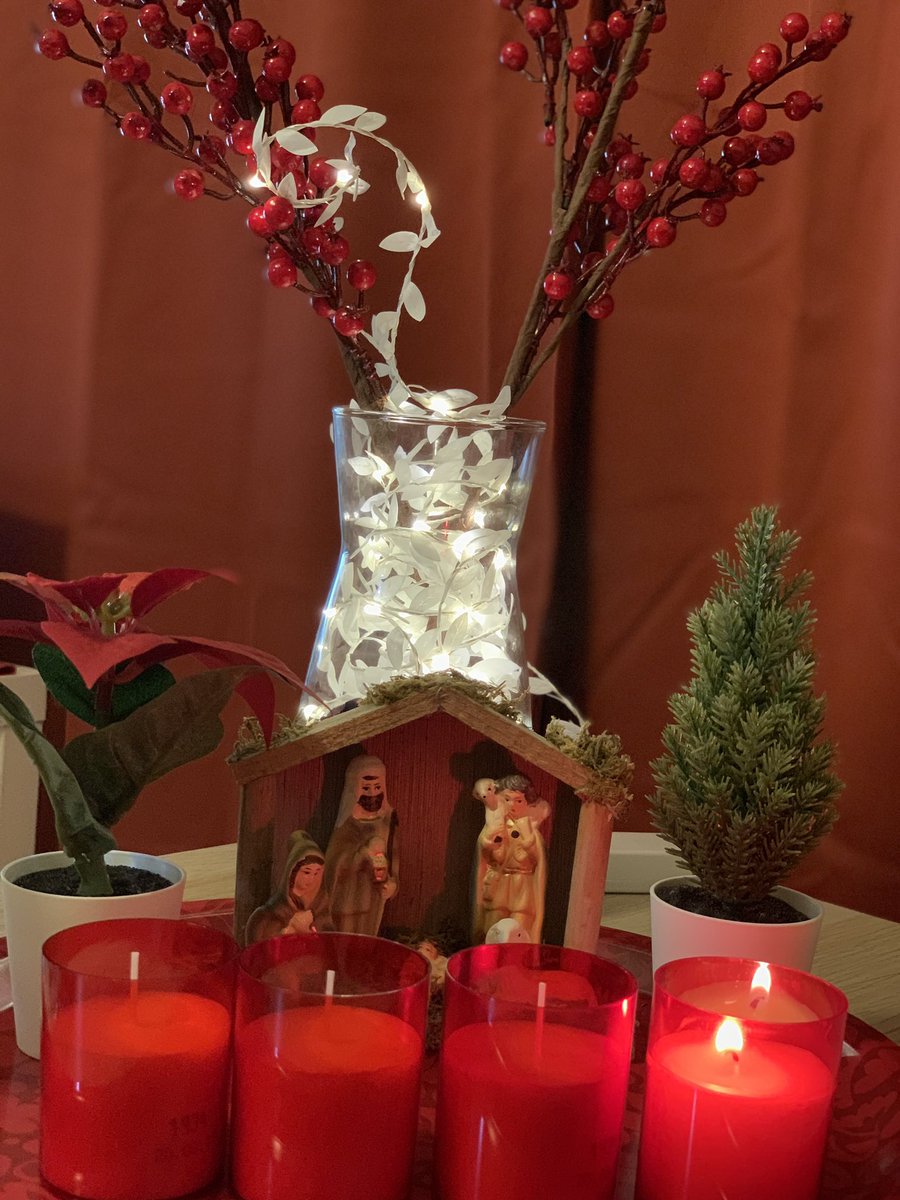 AmirHarry4's tweet photo. 1ST #AdventSunday ✝️ #christmastime https://t.co/EaQhNoWSnJ