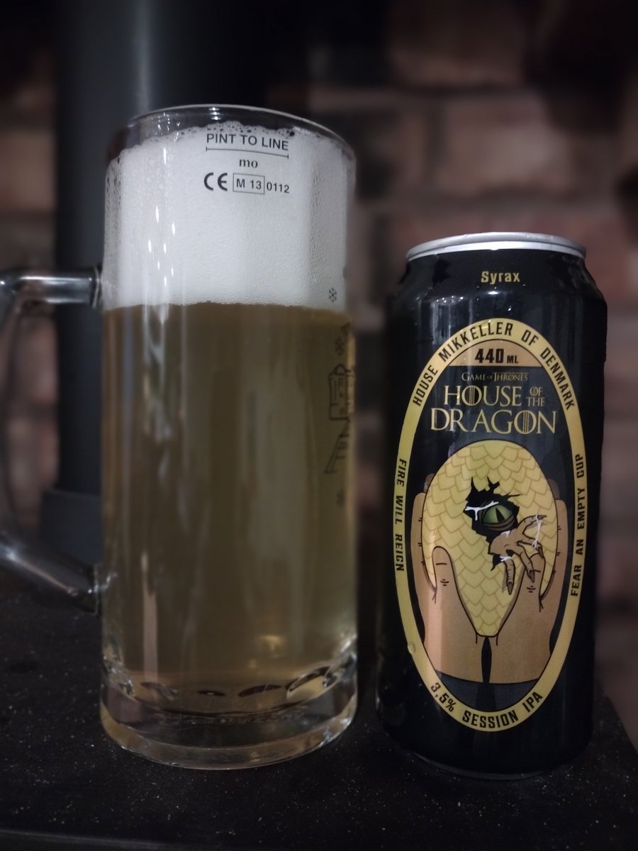 MCDrammer's tweet photo. @BertSmedley @SummertonClub @DalaiLama @decoreape7 @PaulOBrien10 @bogstandarddram @Sav70 @BrianVolkert @whiskytip @PadWhisky @GentlemanGrimm @mjpm67 Warming up with a #jug of beer. Look at the little fella, peeping out at the world with one eye. ๐๏ธ
Decent beer, definitely sessionable.
#heavypour
#drammertime ๐ฅ๐พ https://t.co/O9DrOTwSPF