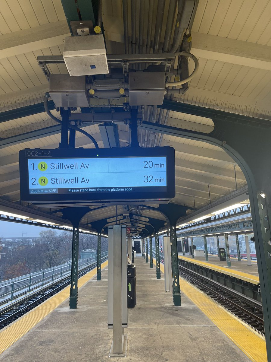 fearlessbasebal's tweet photo. Nothing like 25 minute wait times on Sunday afternoons in #Astoria  #nycsubway #Ntrain @MTA https://t.co/VRE9EZD6ec