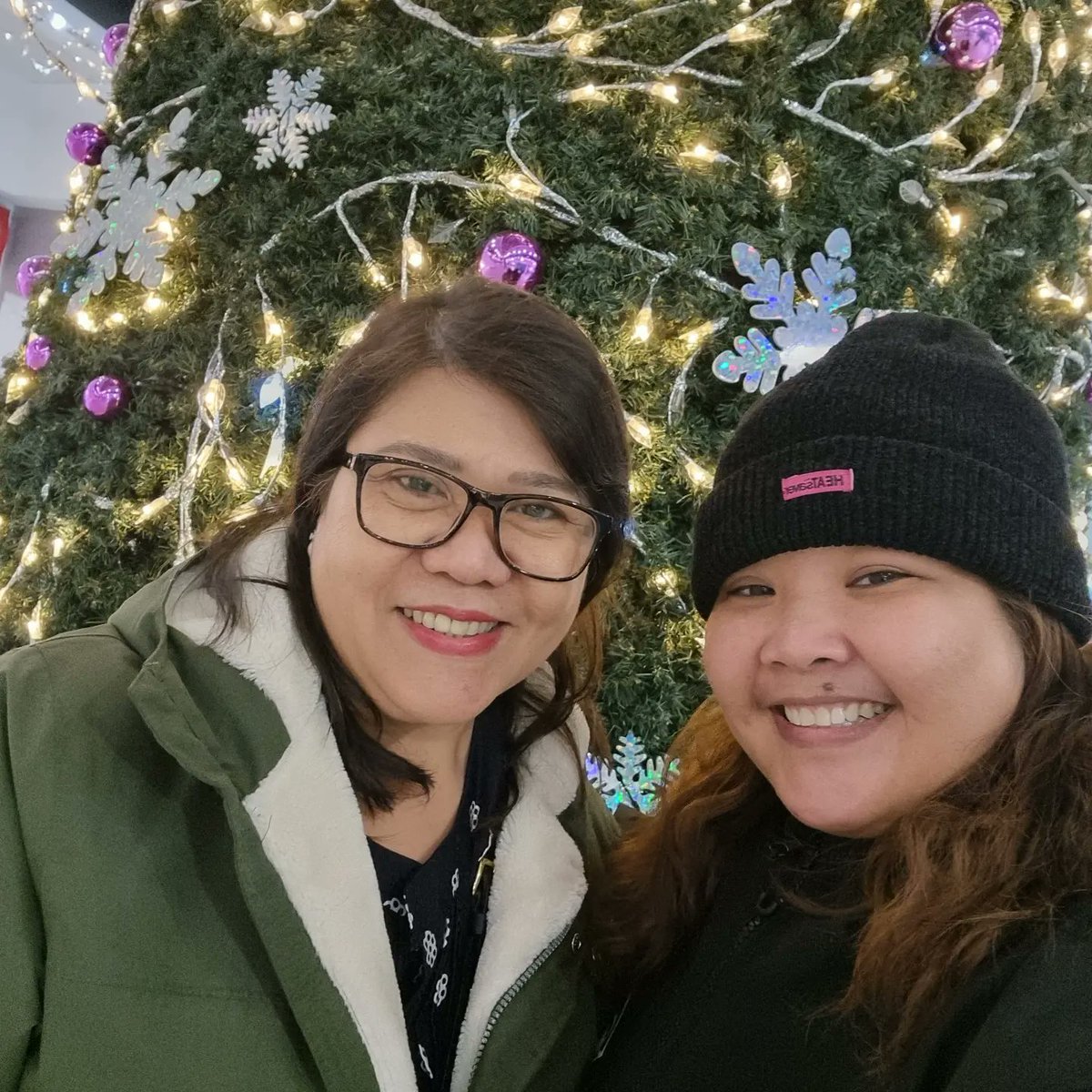 KathyWanderlust's tweet photo. Team Patatas in London. Nice seeing you again @adliteb . Salamat sa time and libre. 😘😘😘 https://t.co/P6Wfmot7Zl