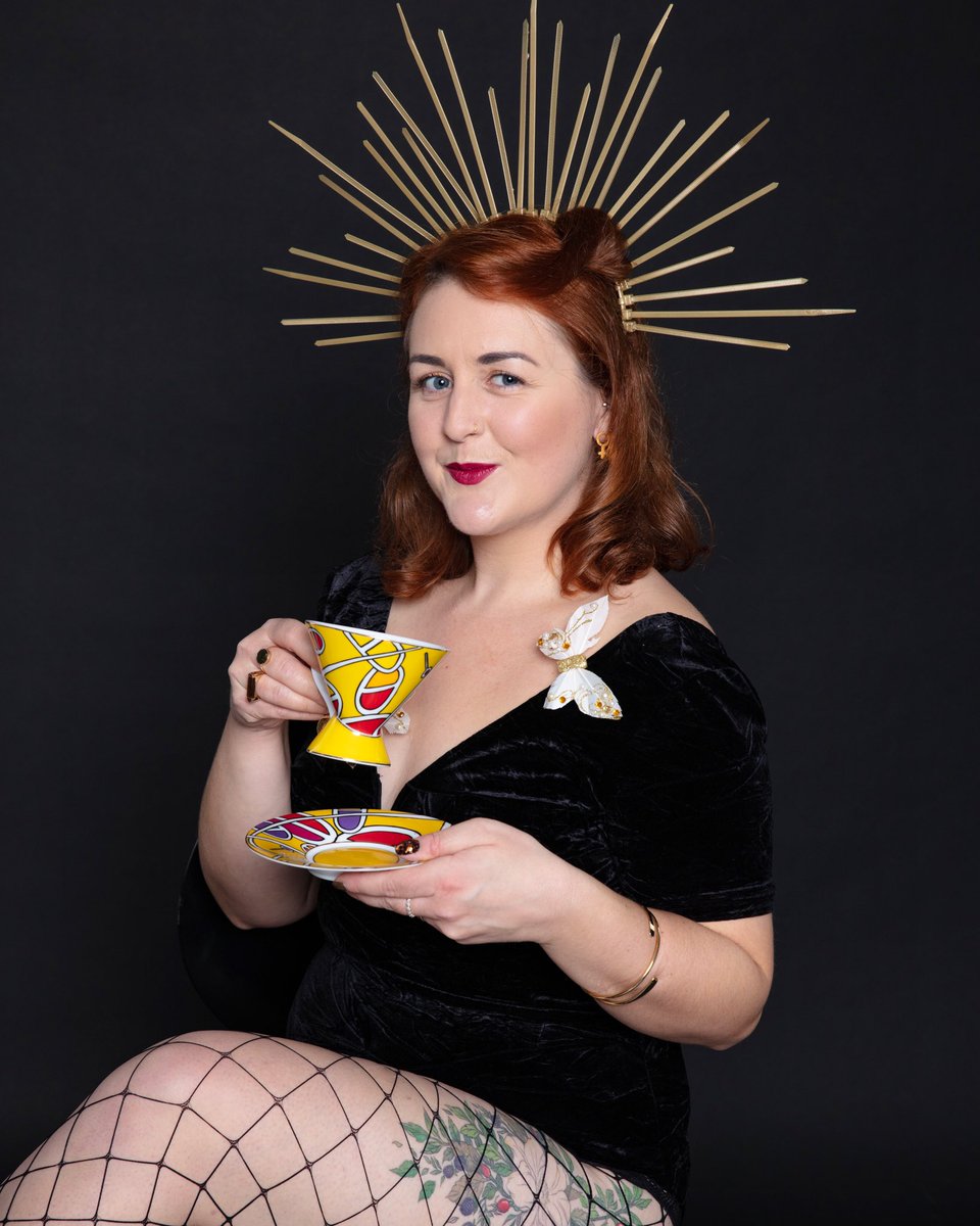 fionacue1's tweet photo. Peaches 🍑 Paramour - beautiful burlesque performer #performer #burlesque #talented #act #liveact #theatre #stage #dancer #stockings #whatkatydid #whatkatydidnext #headdress #hairandmakeup #pincurls #redhead #feisty #peaches https://t.co/2894DaihS7