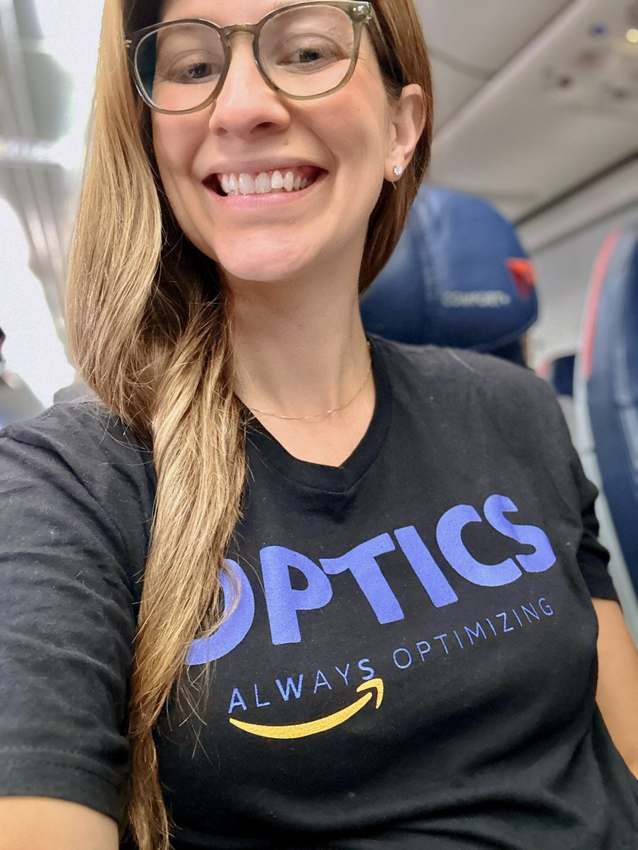 A_HeadofTweets's tweet photo. #reInvent2022 here we go! https://t.co/PSbWiJoT41