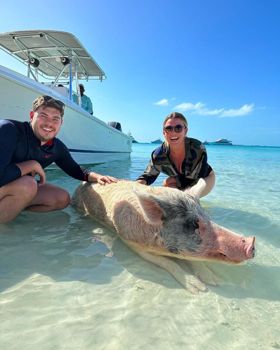 flavinclaire's tweet photo. The best day ever in the Bahamas 🤩🇧🇸 https://t.co/mNm03DC10Y