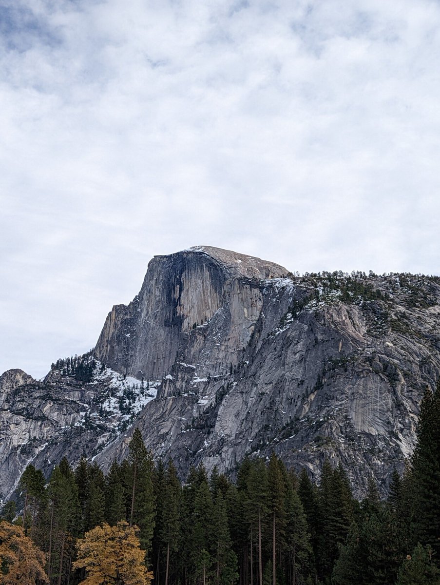 David_Simons_UK's tweet photo. No 🐻 but some amazing 🏔️ , 🌲 and even snow in #Yosemite and #Sequioa national parks. 

Exploring the US one national park at a time. 2 down 51 to go. https://t.co/JruPbSorrL