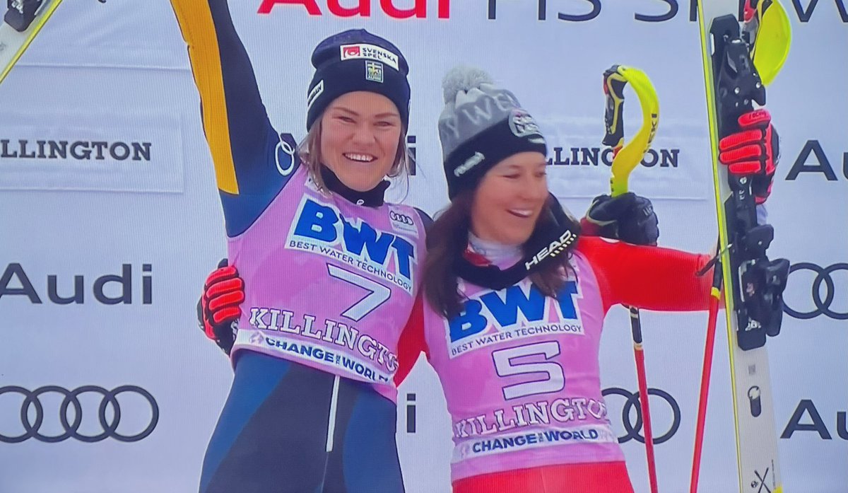 Anna Swenn Larsson tar sin första seger i alpina världscupen. Hon vinner på exakt samma tid som Wendy Holdener som efter 30 pallplatser till slut (!) vinner sin första seger även hon.    Härlig alpin vinter att se fram emot. #radiosporten #alpint