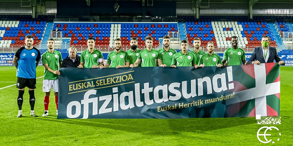 guerebai's tweet photo. Gaurkoan ere 👊
#ofizialtasuna 
#euskalselekzioa
 Gu ere bai!
@FIFAWorldCup 
#BasqueNationalTeam
#qatar2022worldcup https://t.co/ZmCMmrPZ3b